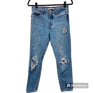 Levi’s Distressed Wedgie Jeans